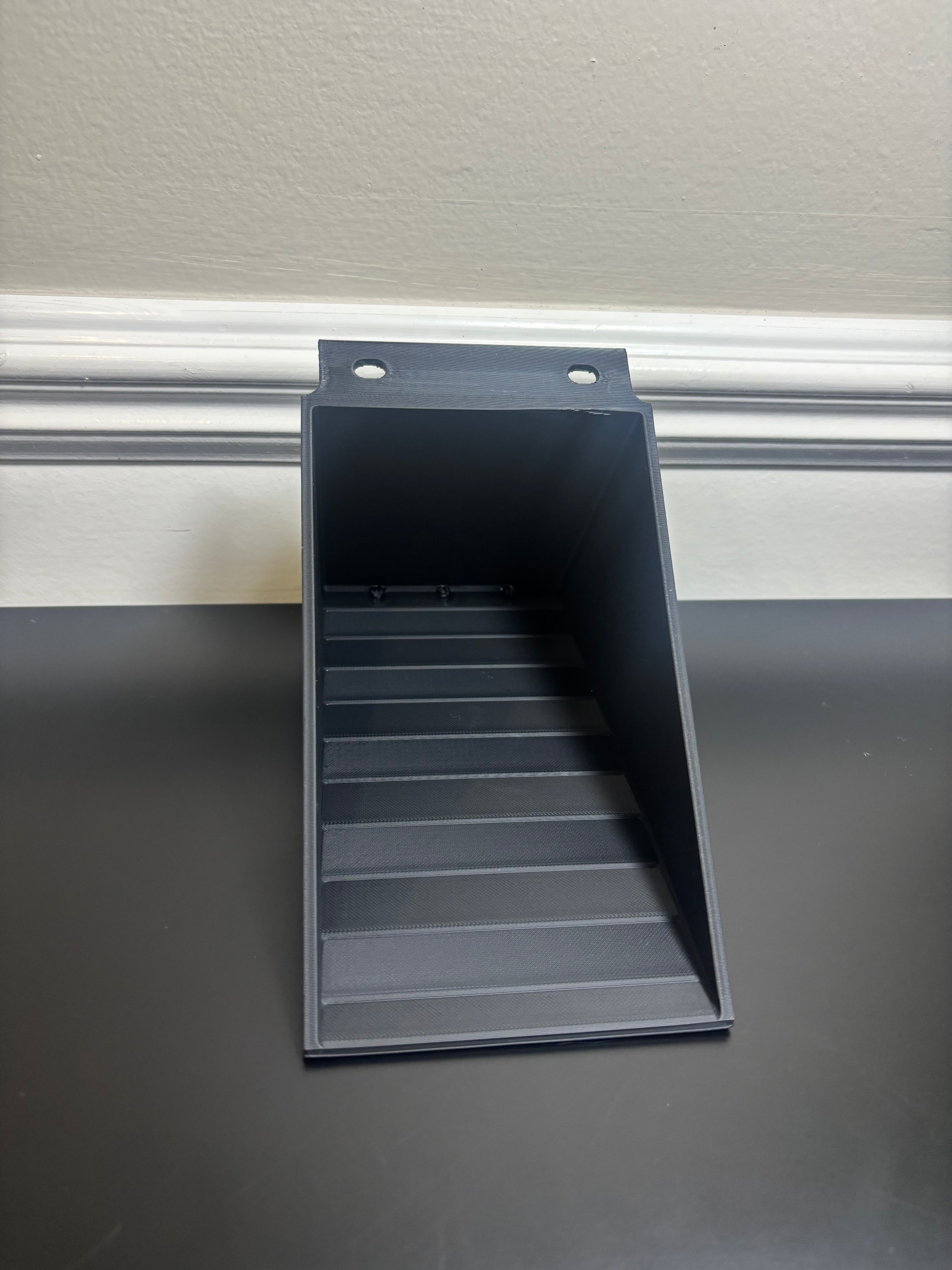 Rtr underseat storage compartment